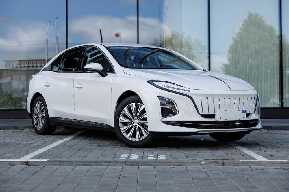 2024 Hongqi EQM5 — 1 / 2